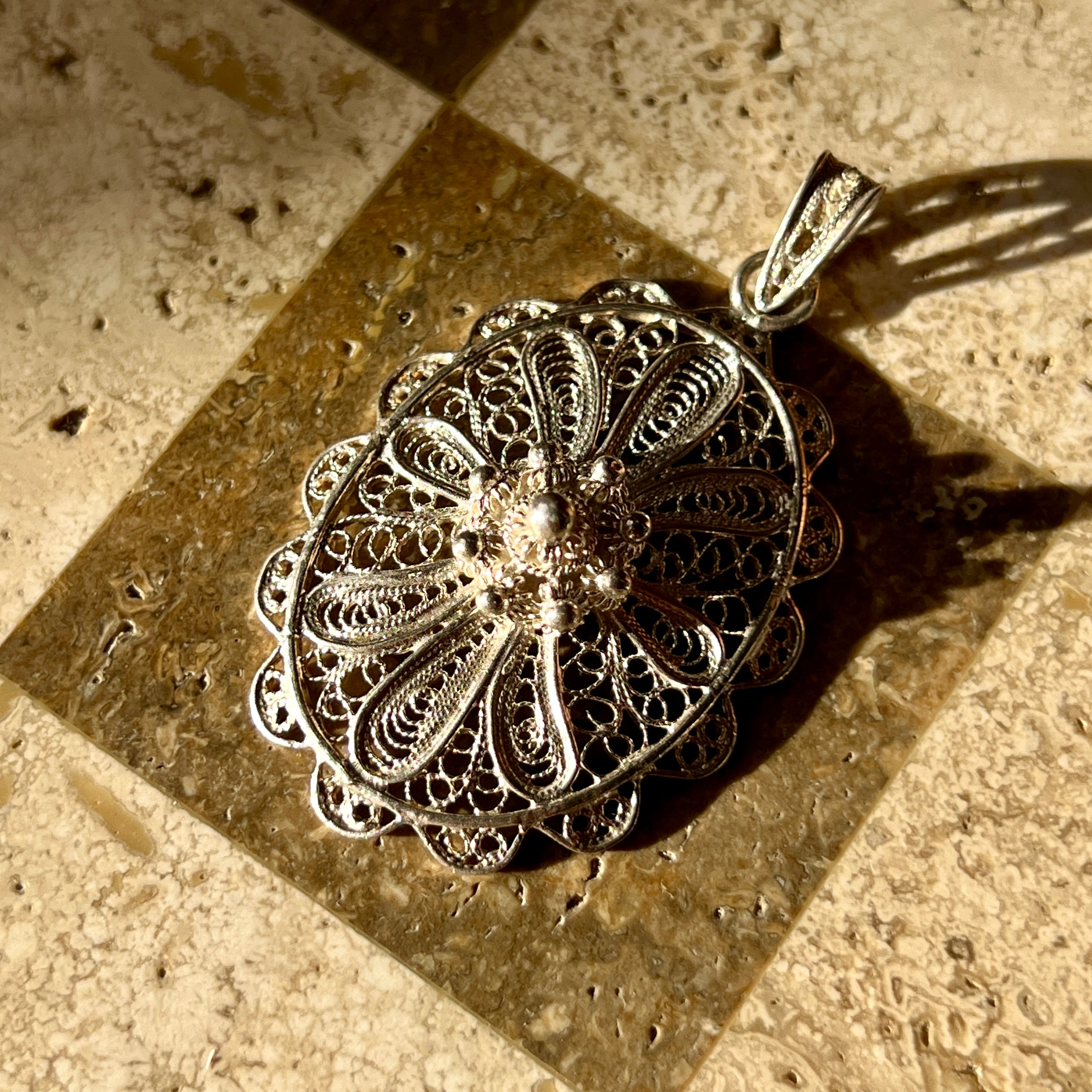 Vintage Silber Filigran-Anhänger – Florales Medaillon